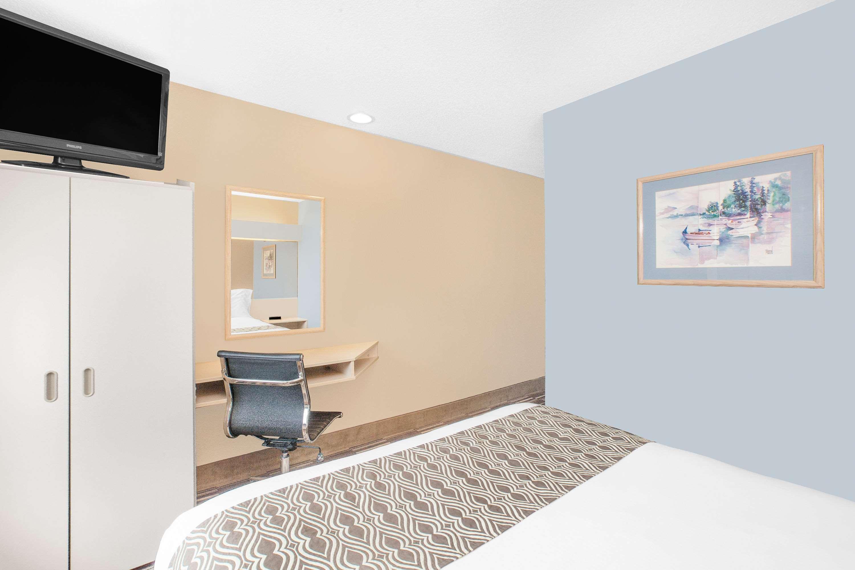 Microtel Inn And Suites Clear Lake Esterno foto