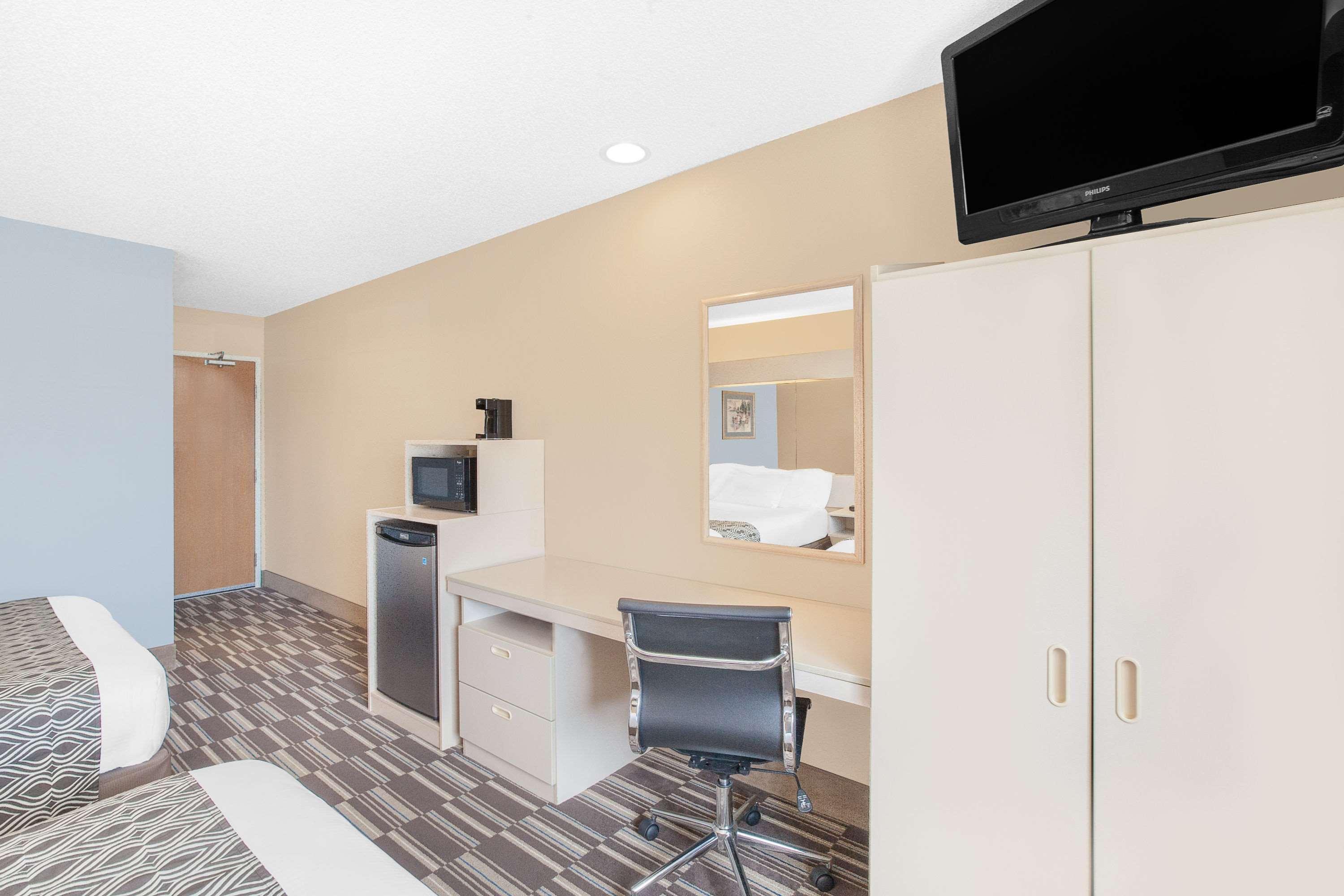 Microtel Inn And Suites Clear Lake Esterno foto
