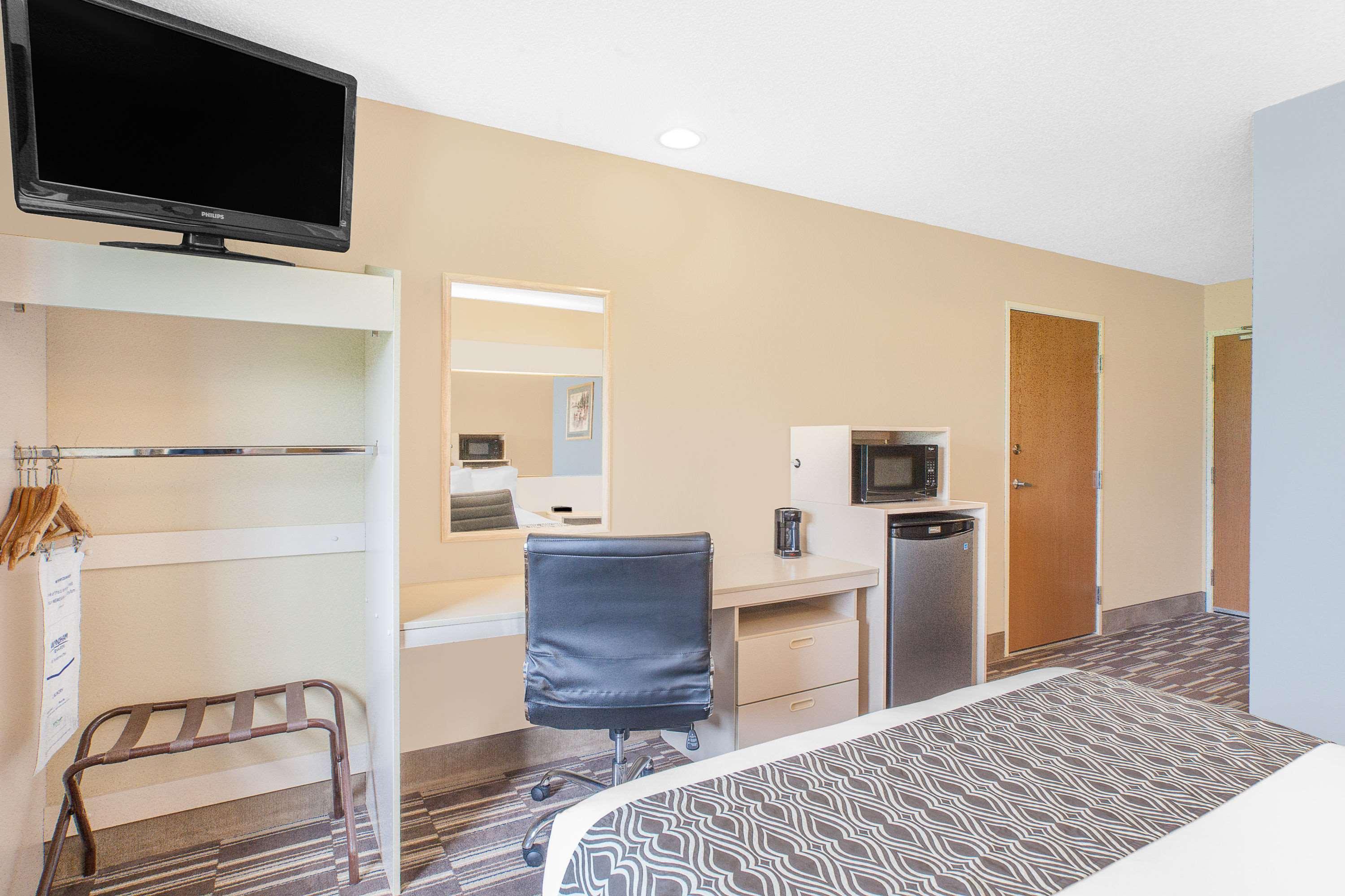 Microtel Inn And Suites Clear Lake Esterno foto